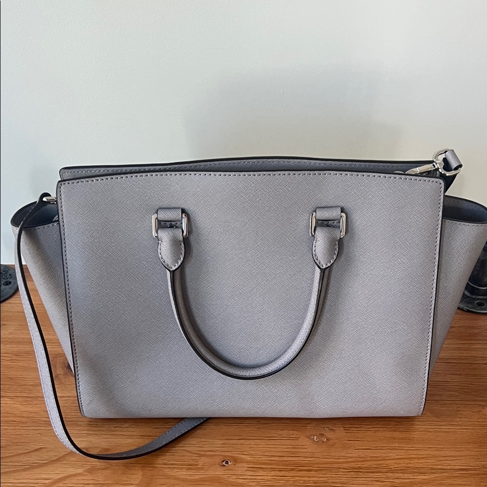 Michael Kors Silver Tote Bag - Picture 2 of 5